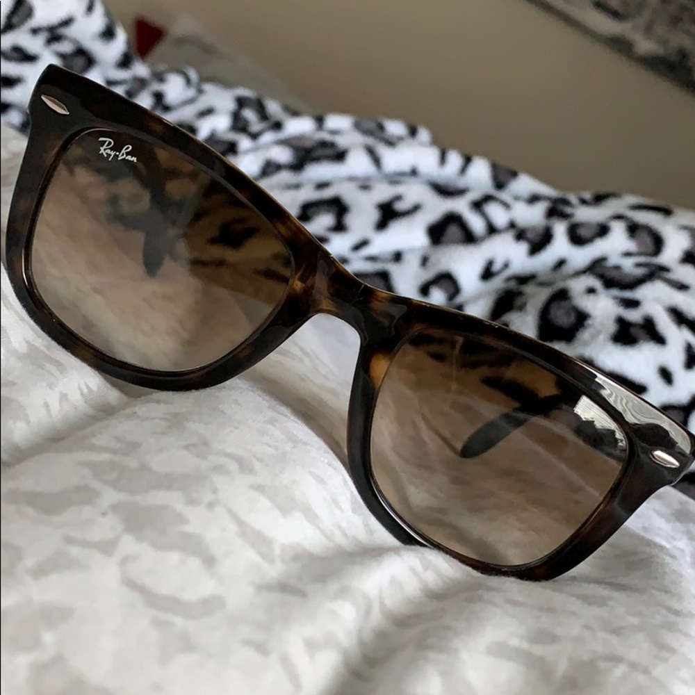 Folding Wayfarer RAYBANS